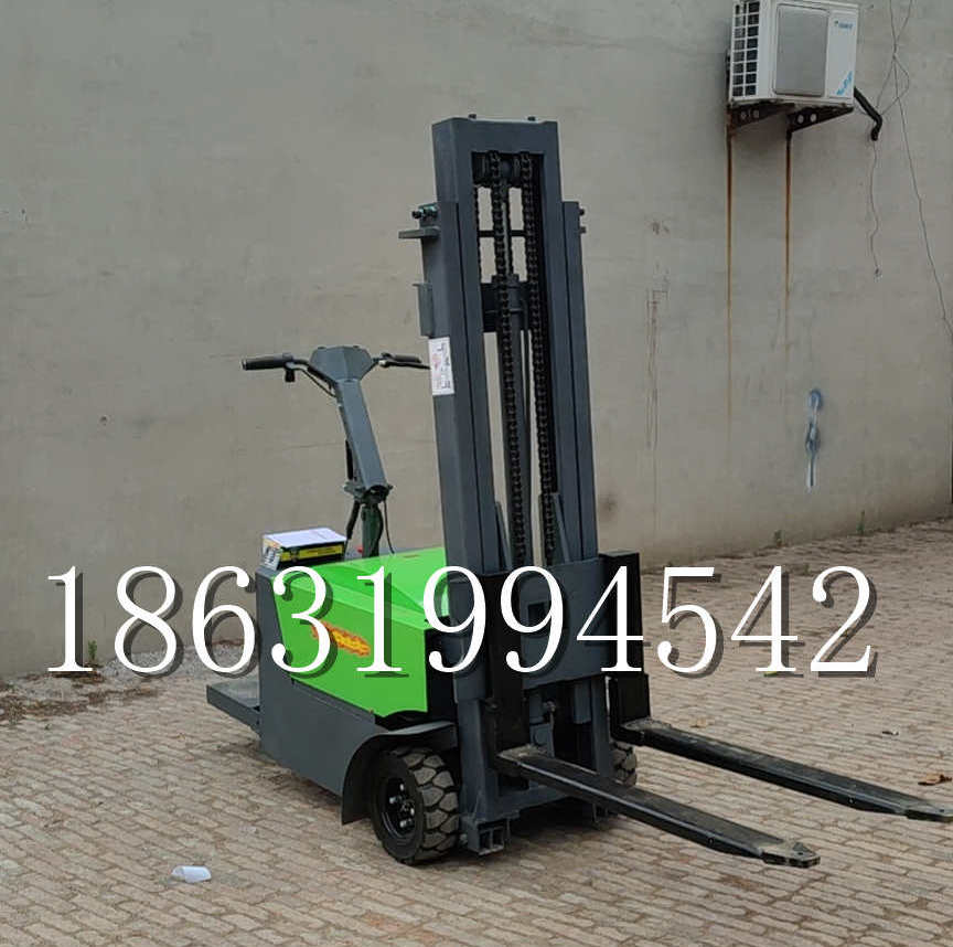 喀喇沁左翼蒙古族自治县优程全电动叉车插腿式堆高车液压装卸车1.5吨升高小型站驾式铲车